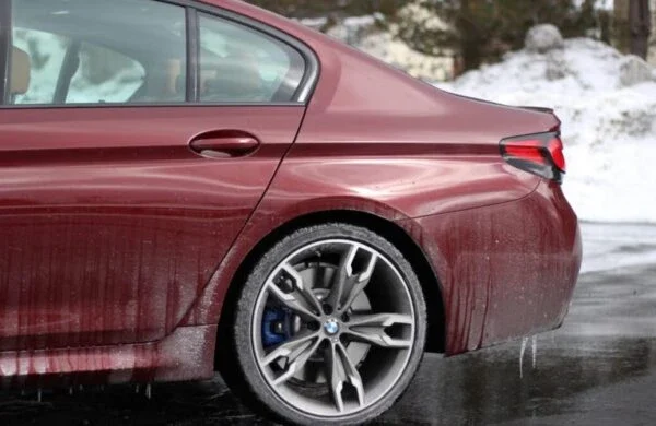 BMW відкликає сотні тисяч автомобілів через карданний вал