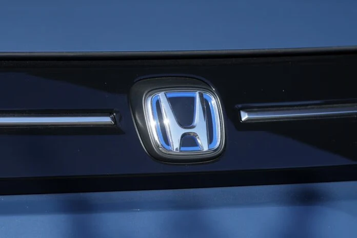 Honda знову подали до суду через несправну камеру та системи безпеки