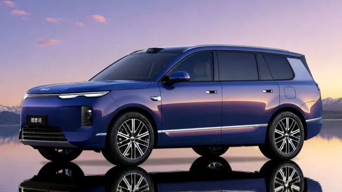 Новий кросовер BYD готовий до дебюту: автовиробник показав інтер’єр флагманського SUV