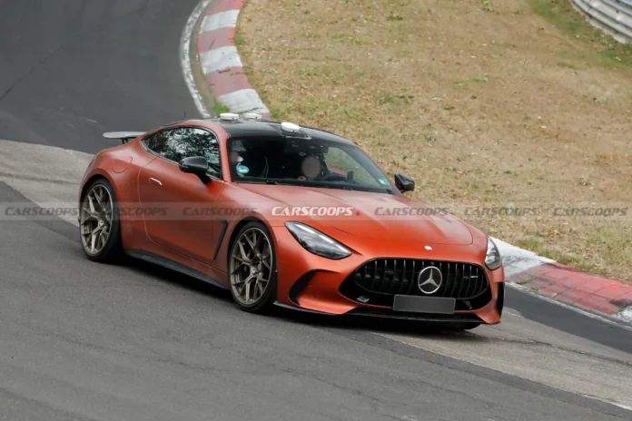 Mercedes-AMG GT протестували на Нюрбургринзі без водія