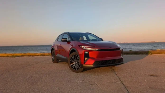 Toyota відкликала 10 тисяч електромобілів C-HR через ризик втрати потужності