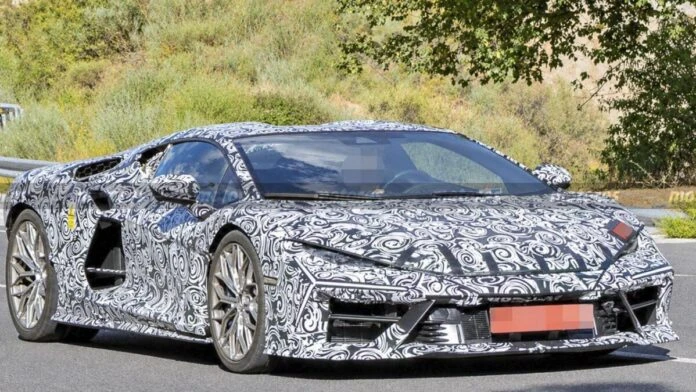 Lamborghini змінить свій головний суперкар: перші подробиці Revuelto 2028