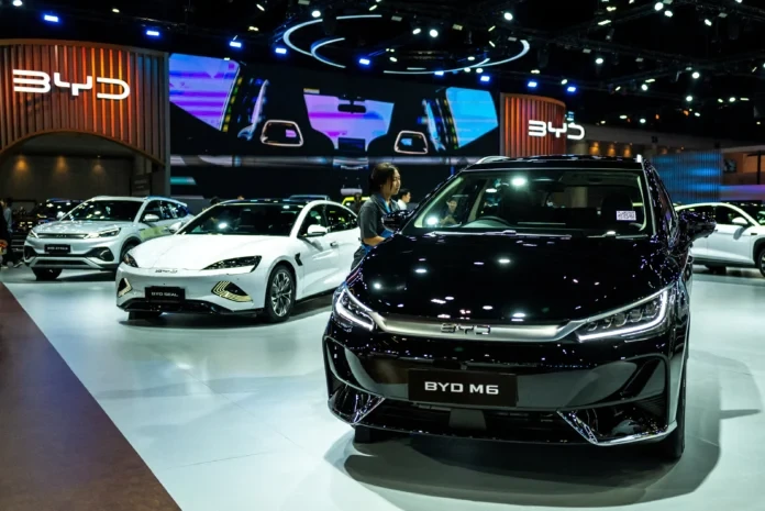Експорт китайських автомобілів різко зріс у серпні