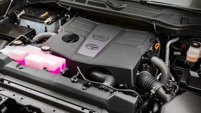 Toyota замінила проблемний двигун, але новий мотор знову зламався