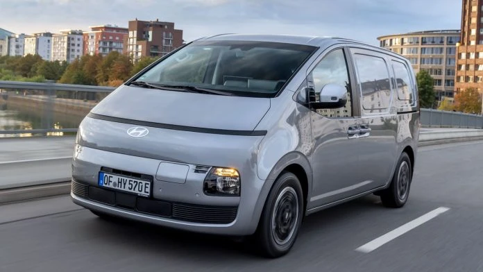 450 км на заряді та 20 хвилин біля розетки: Hyundai представила новий електрофургон